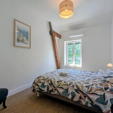 Two-bedroom With Air Conditioning Appartamento *